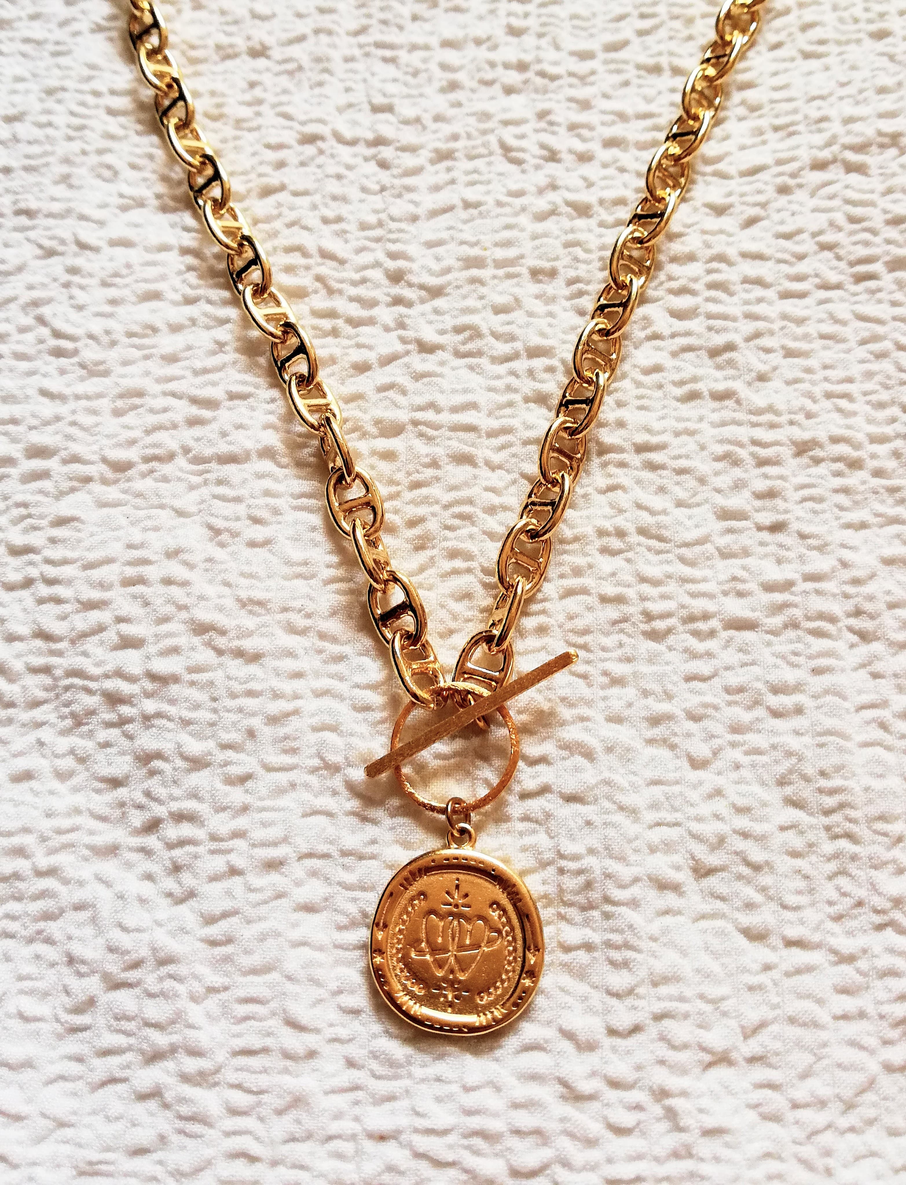 collier talisman medaille or