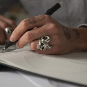bague tête de mort cornes