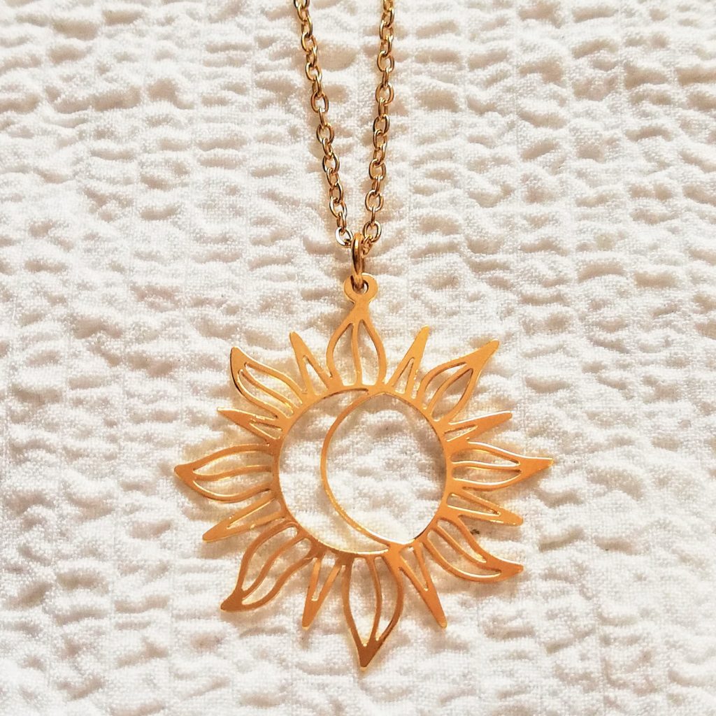 Ensemble Bijoux Tournesol : Collier, Bague Et Bracelet - Gris Or Titane - Neuf Avec étiquettes