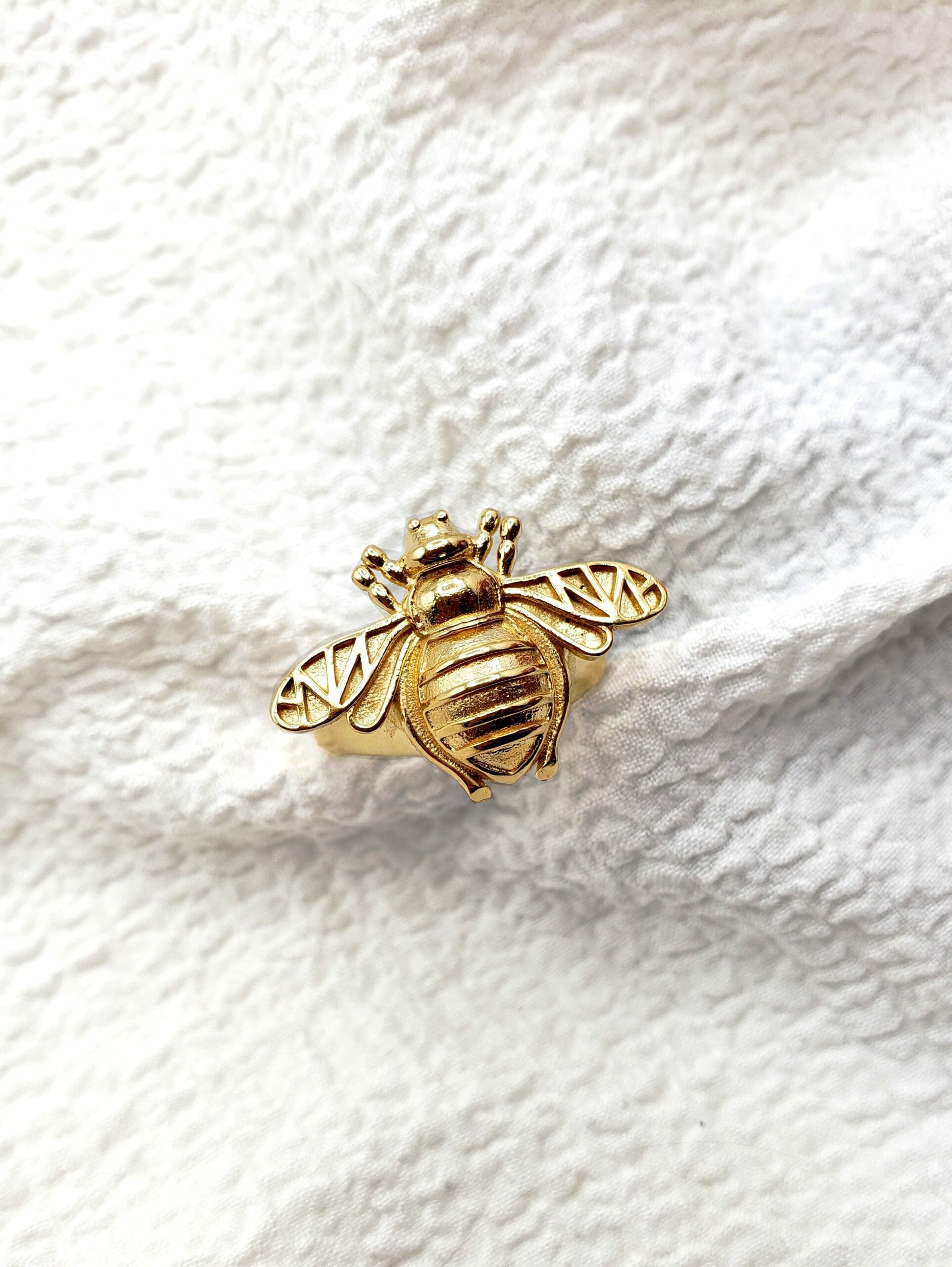 bague abeille or symbolique signification majeur