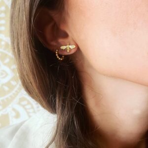 petites boucles d'oreilles fines et discrètes abeilles or femmes