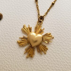 collier coeur sacré