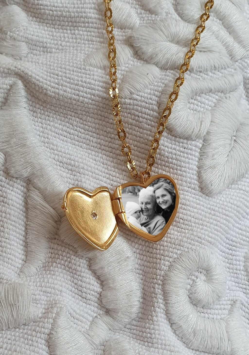 collier coeur qui s'ouvre avec photo famille enfants