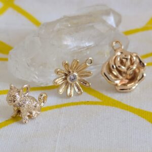 bijoux charms personnallisables boucles d'oreilles chat fleurs