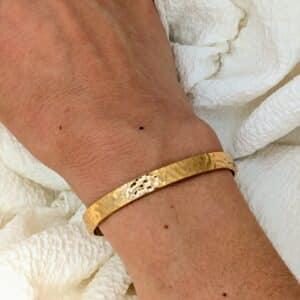 bracelet jonc or martelé (2)