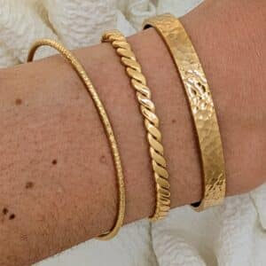 bracelet jonc or martelé doré