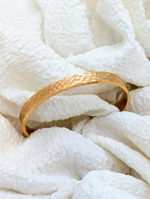 bracelet jonc or martelé